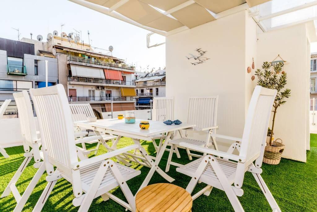 Neoclassical Flat With 2 Bedrooms In Piræus Eksteriør billede